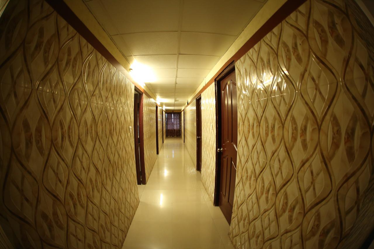 Hotel Venkat Presidency Bangalore Bagian luar foto