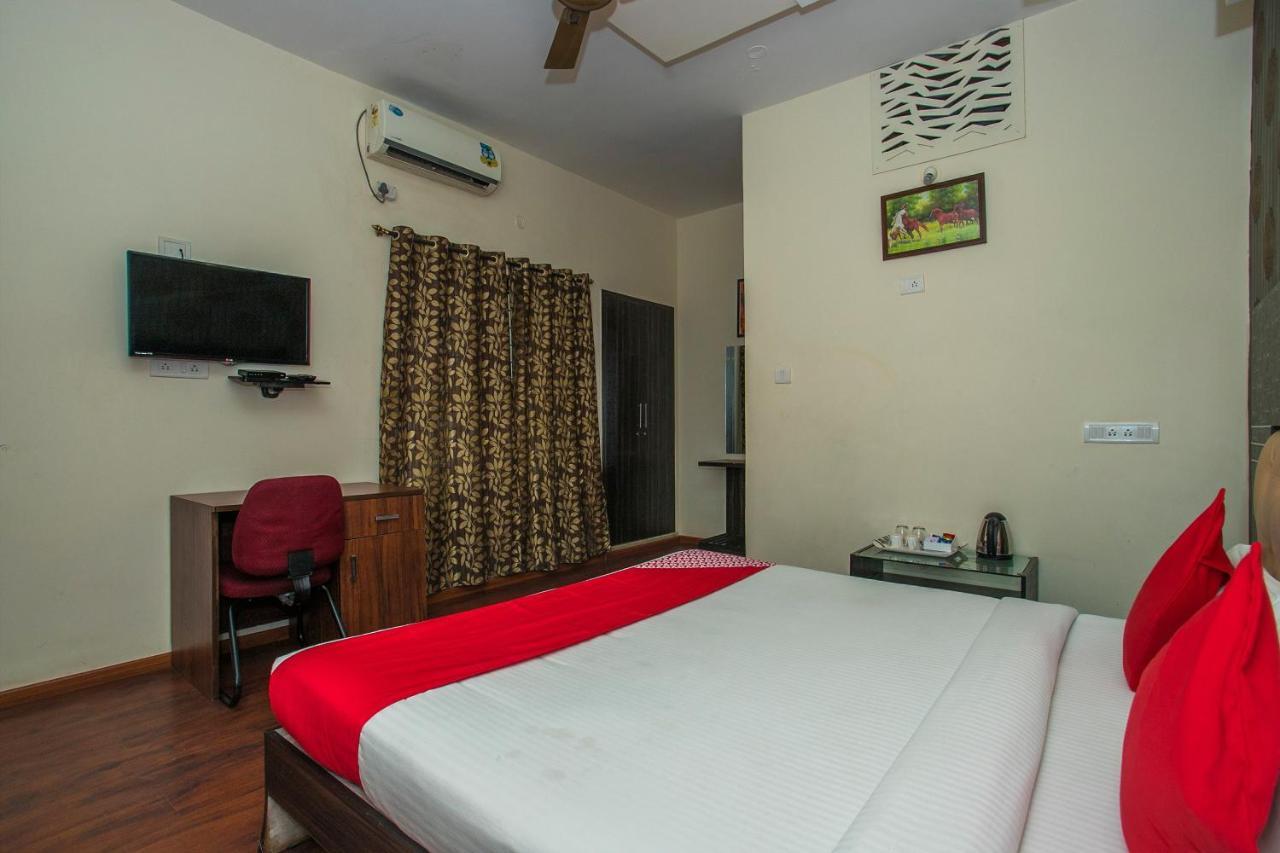 Hotel Venkat Presidency Bangalore Bagian luar foto