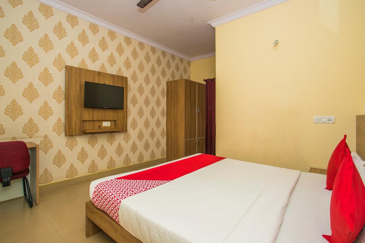 Hotel Venkat Presidency Bangalore Bagian luar foto