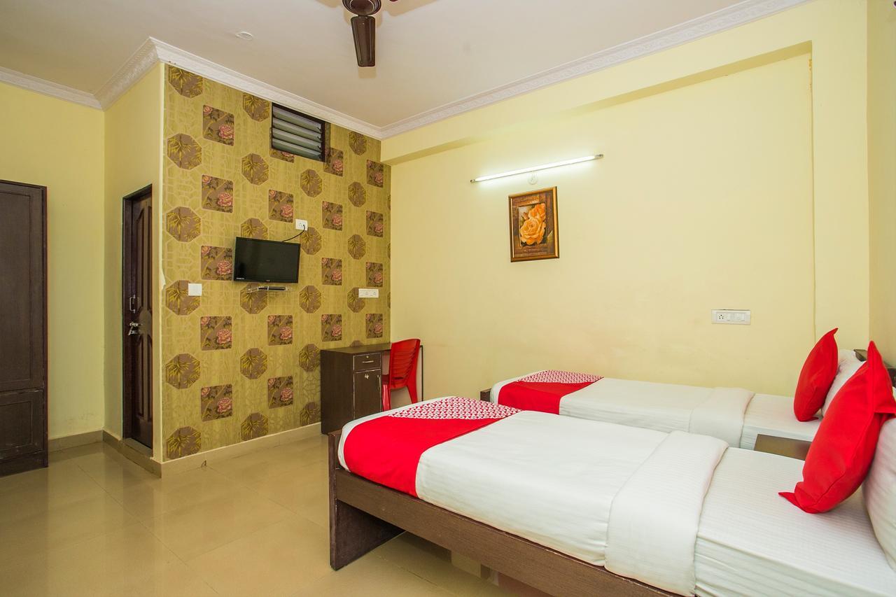Hotel Venkat Presidency Bangalore Bagian luar foto