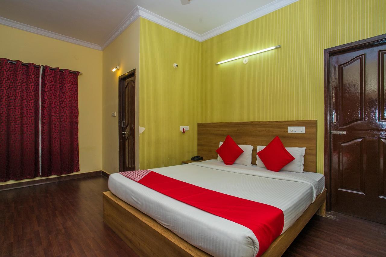 Hotel Venkat Presidency Bangalore Bagian luar foto