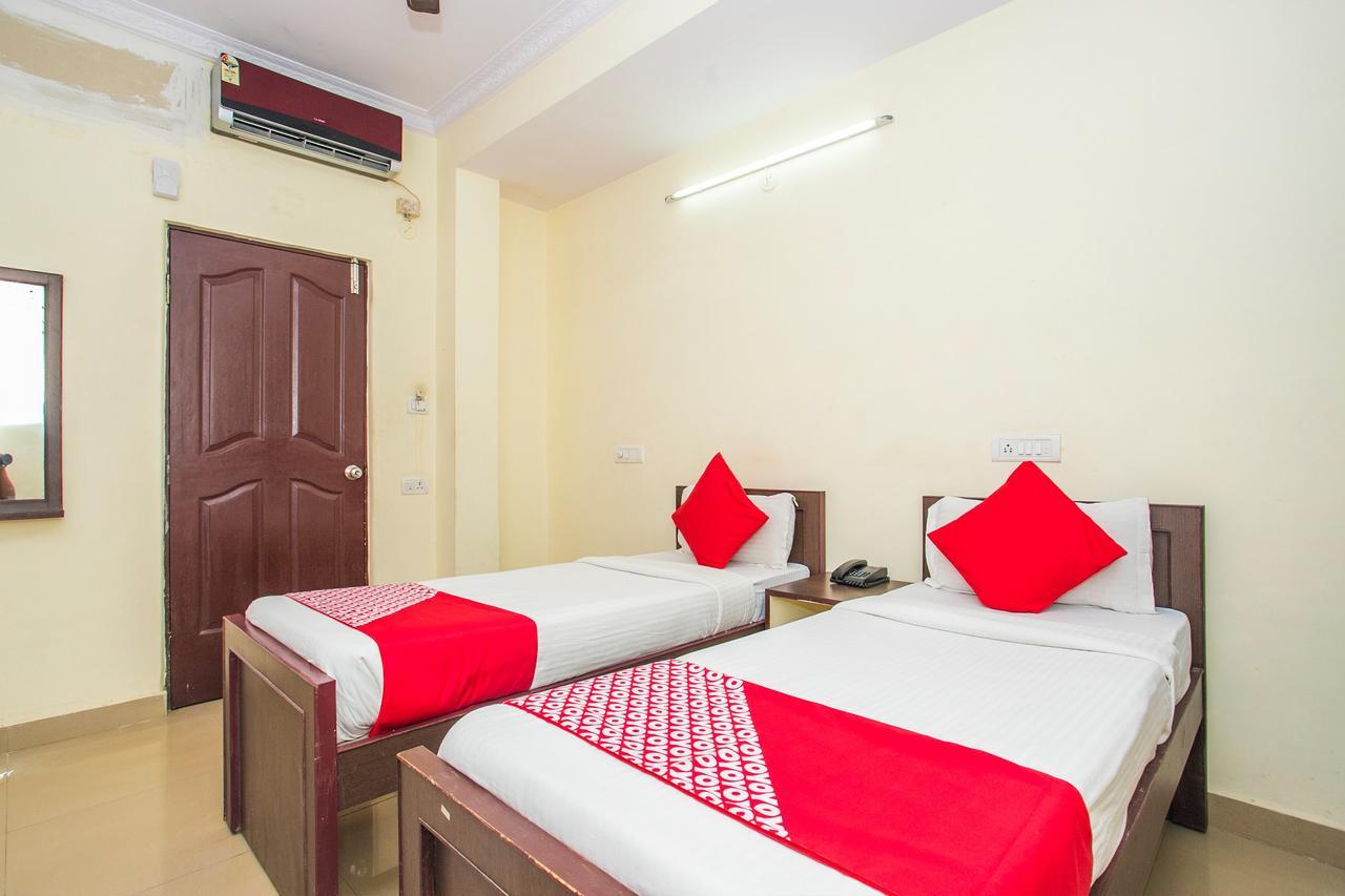 Hotel Venkat Presidency Bangalore Bagian luar foto