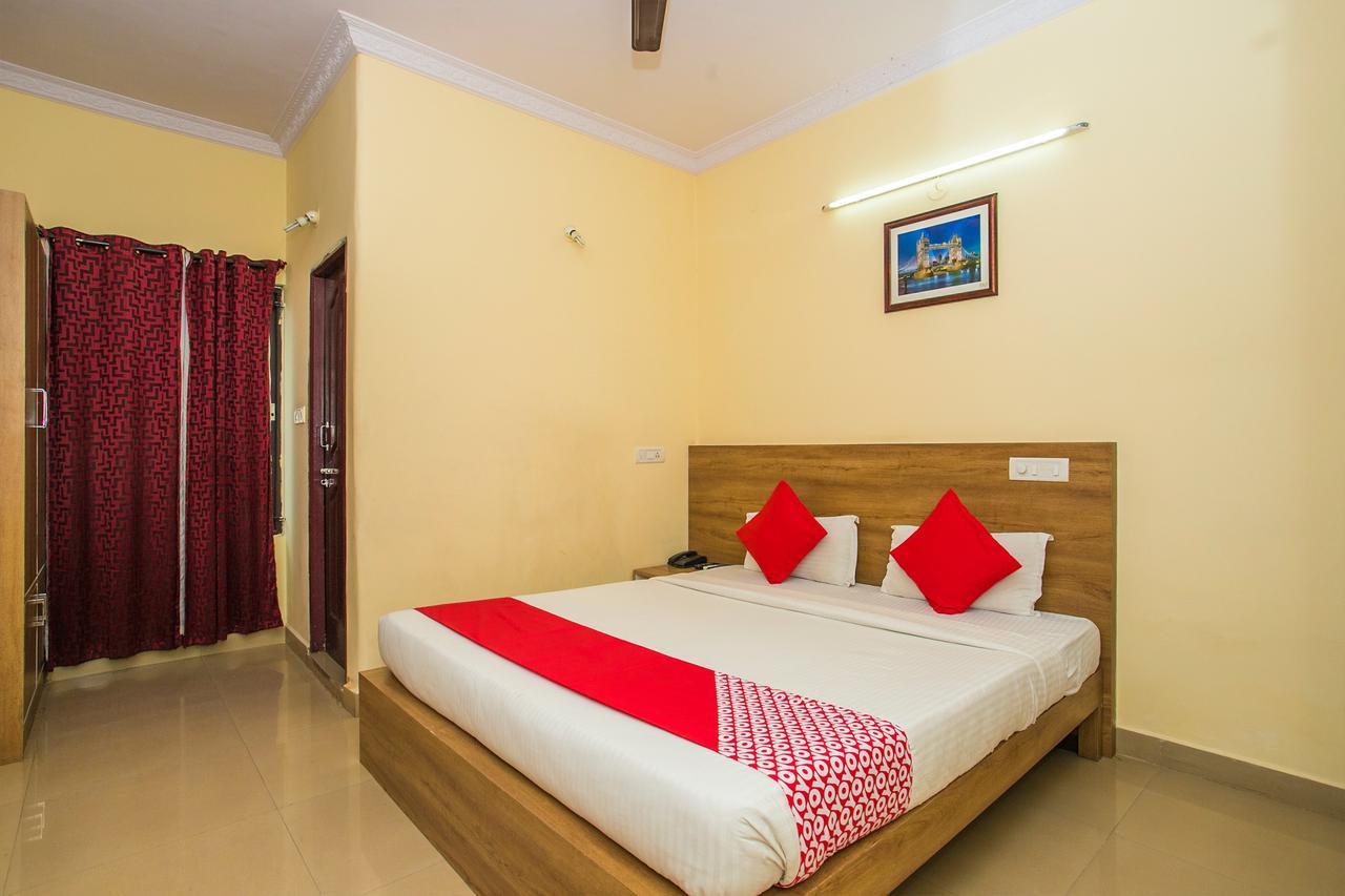 Hotel Venkat Presidency Bangalore Bagian luar foto