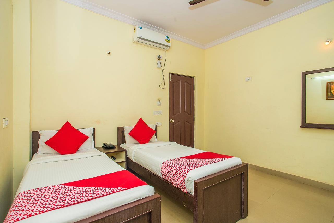Hotel Venkat Presidency Bangalore Bagian luar foto