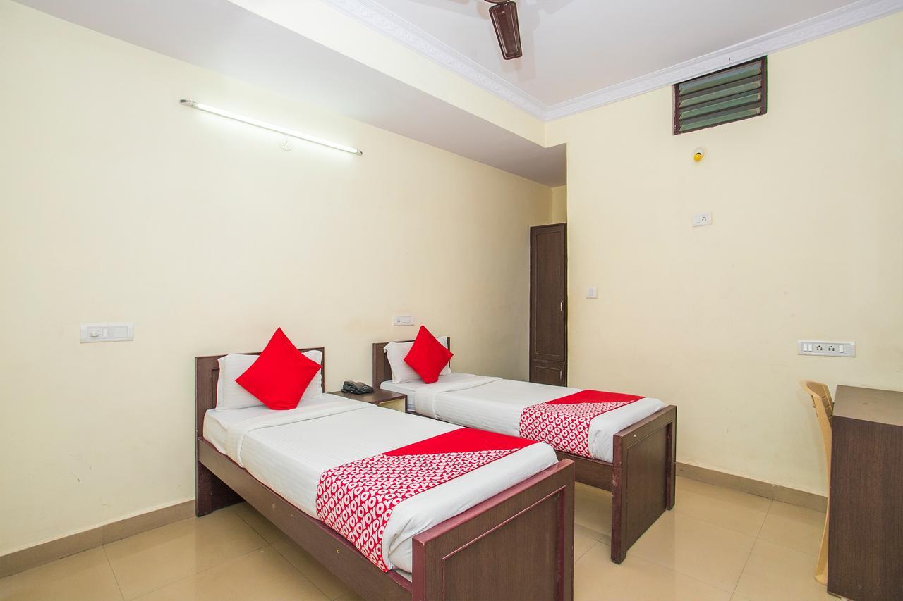 Hotel Venkat Presidency Bangalore Bagian luar foto